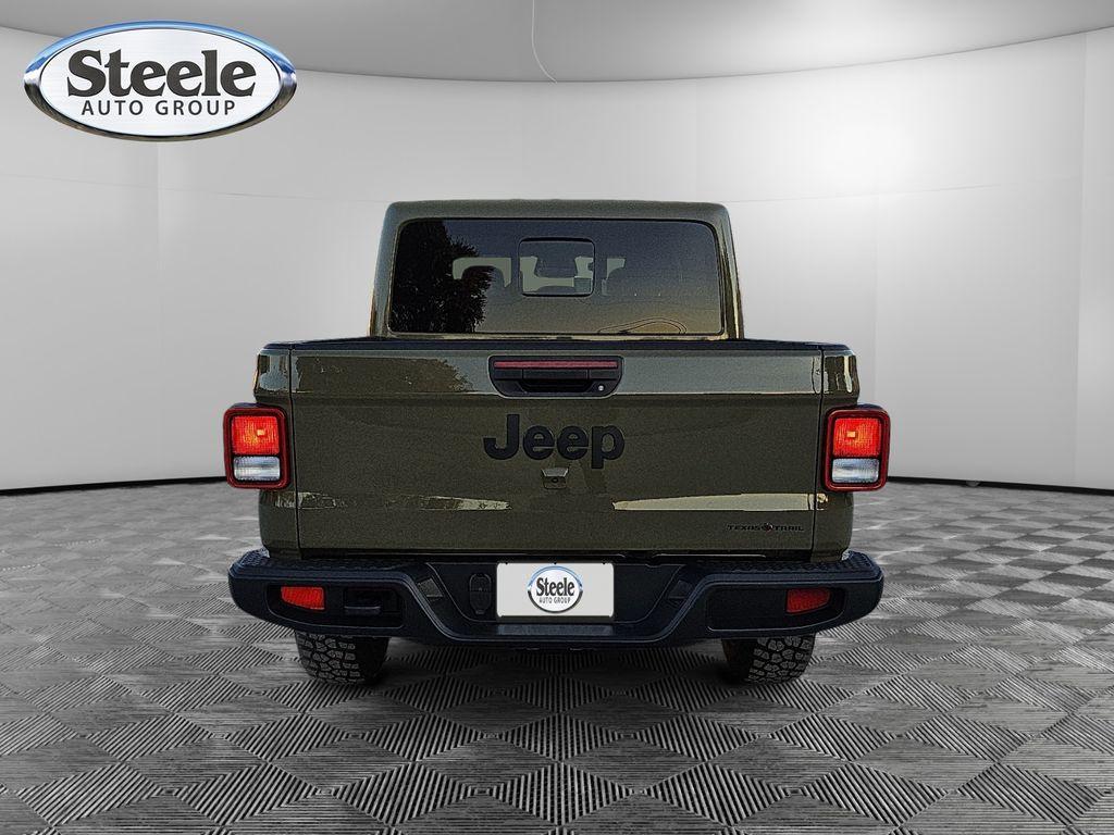 new 2026 Jeep Gladiator car, priced at $50,072