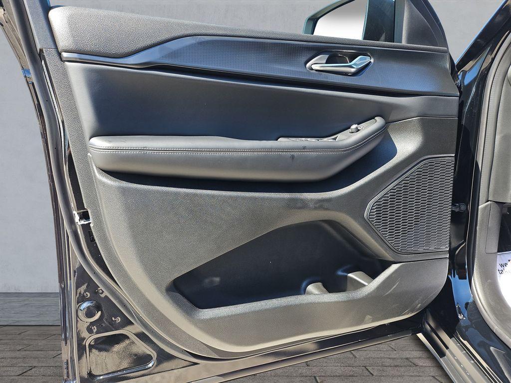 new 2025 Jeep Grand Cherokee car, priced at $29,995