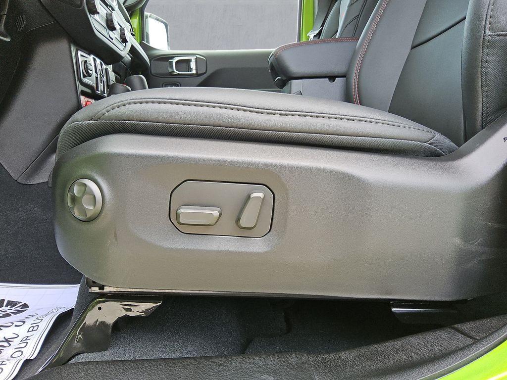 new 2025 Jeep Wrangler car, priced at $53,752