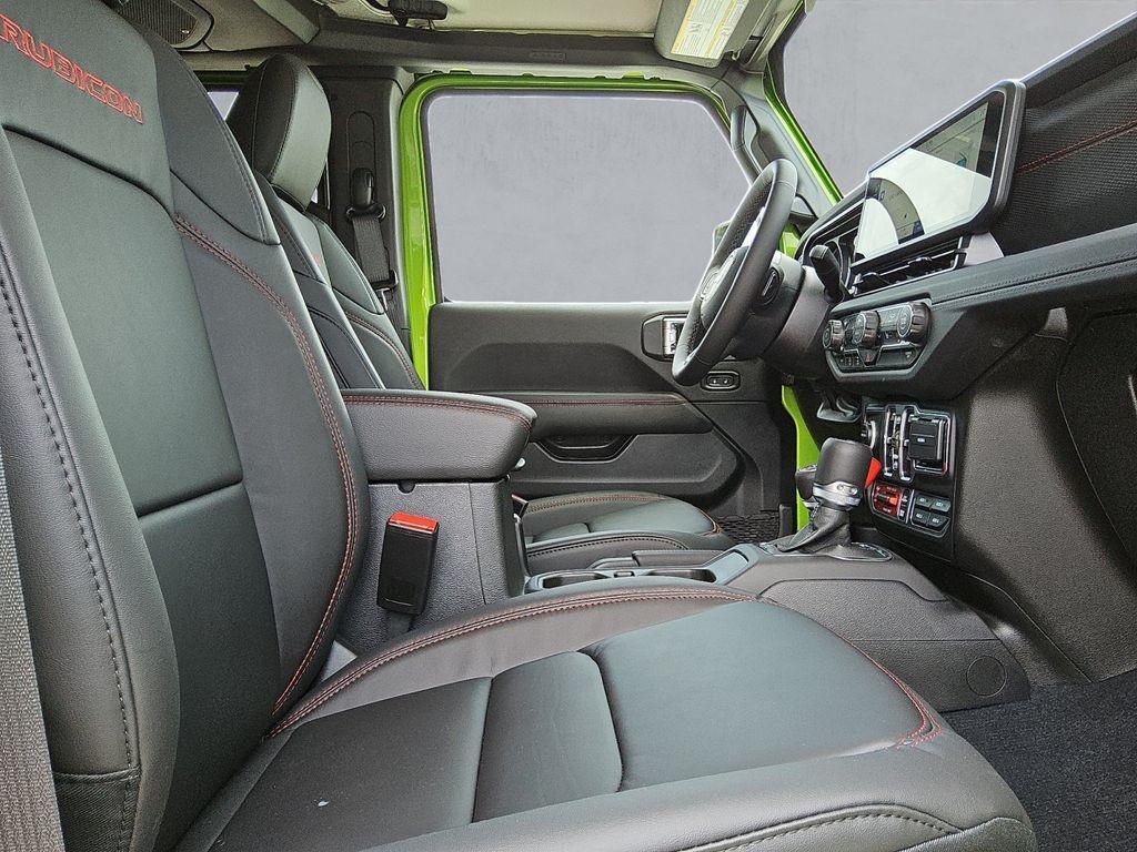 new 2025 Jeep Wrangler car, priced at $53,752