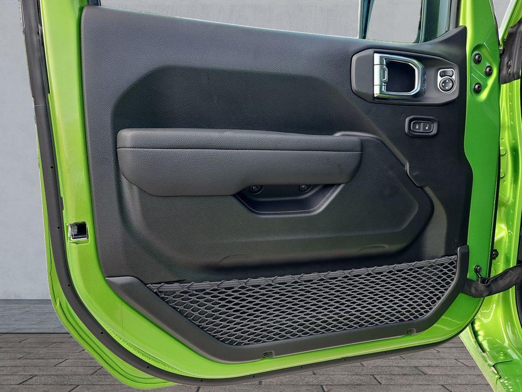 new 2025 Jeep Gladiator car, priced at $37,999