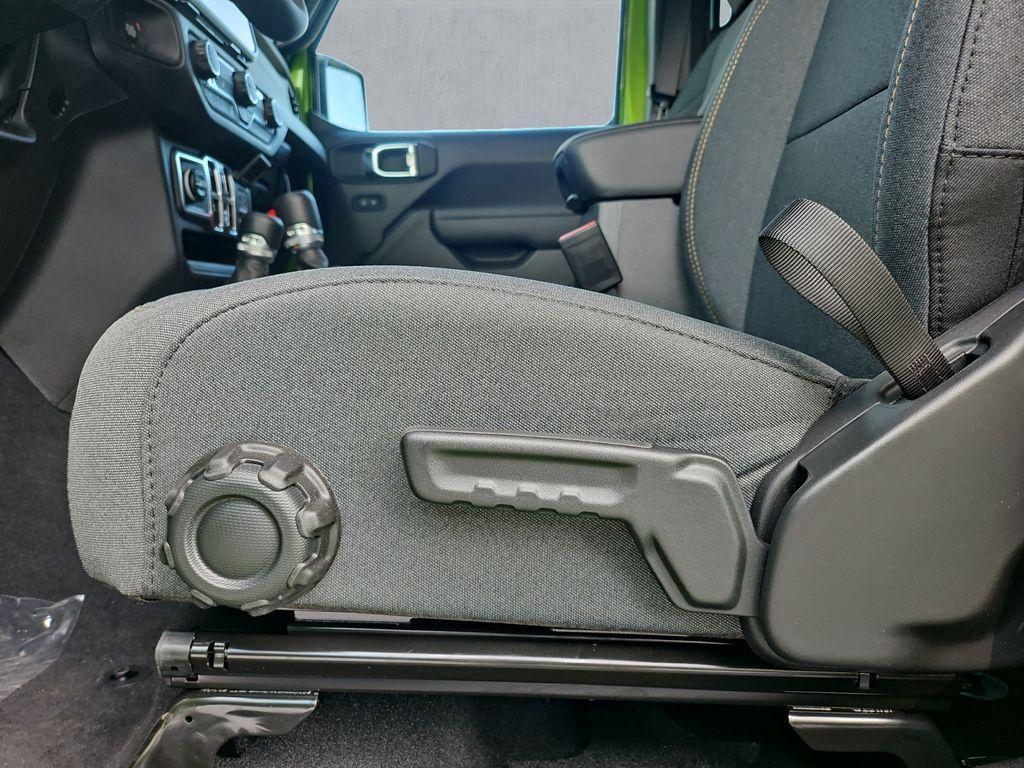 new 2025 Jeep Gladiator car, priced at $37,999