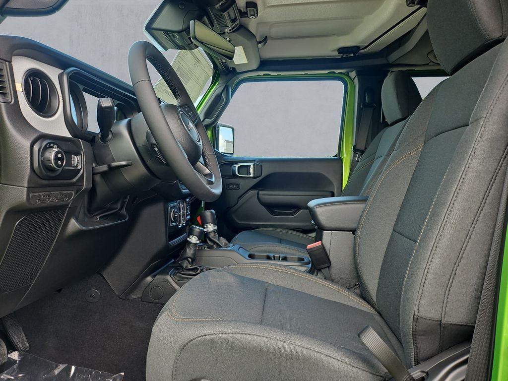 new 2025 Jeep Gladiator car, priced at $37,999