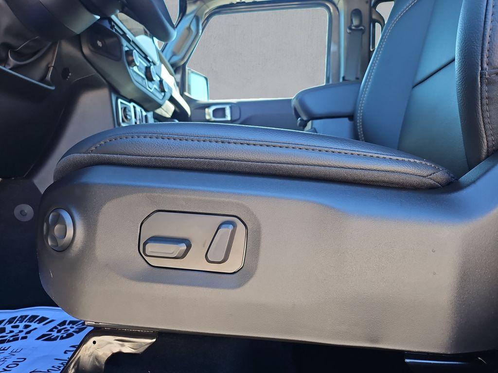 new 2026 Jeep Wrangler car, priced at $50,922