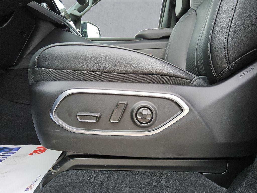 new 2026 Jeep Grand Wagoneer car, priced at $70,678