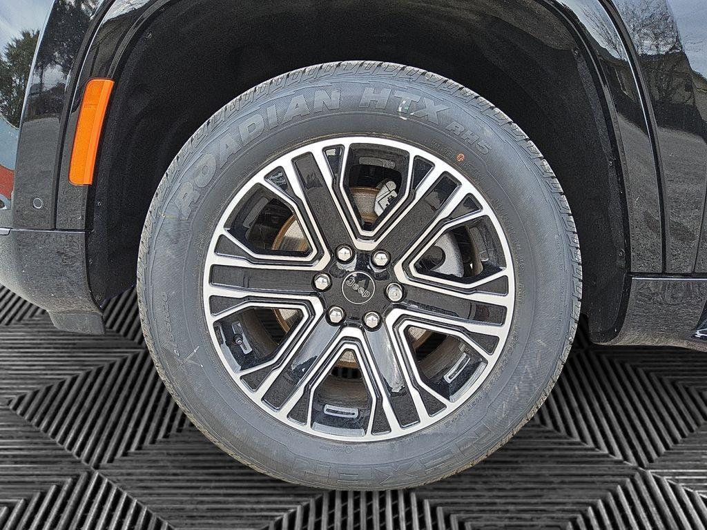 new 2026 Jeep Grand Wagoneer car, priced at $70,678