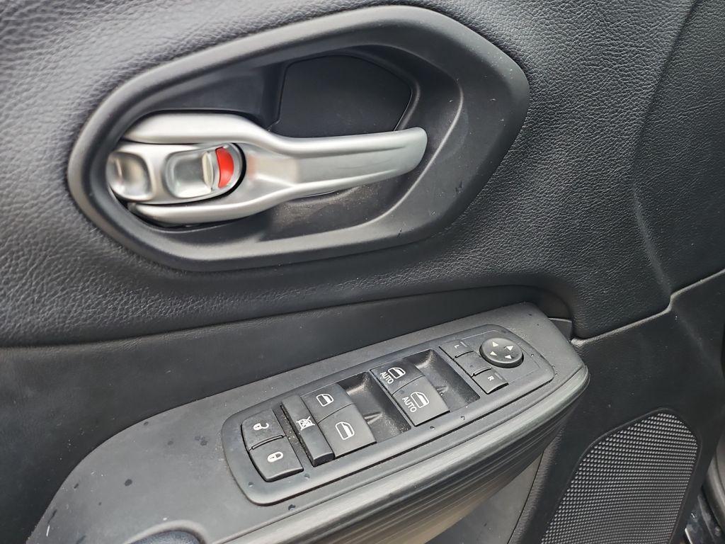 used 2016 Jeep Cherokee car, priced at $11,994