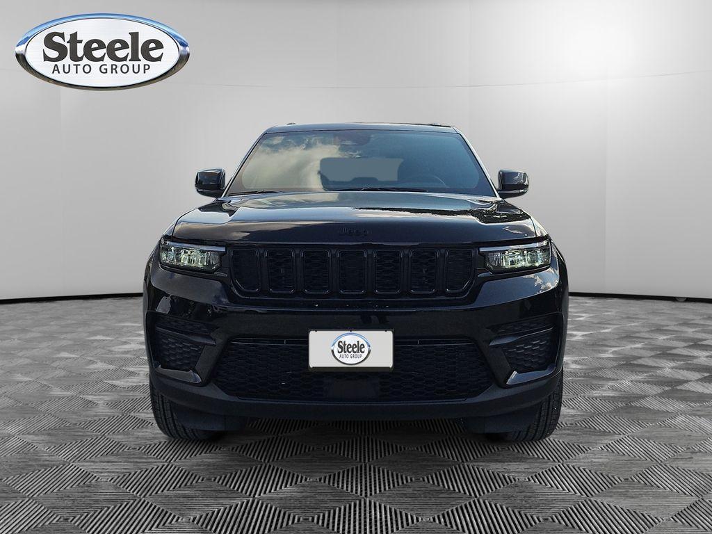 new 2025 Jeep Grand Cherokee car, priced at $40,543