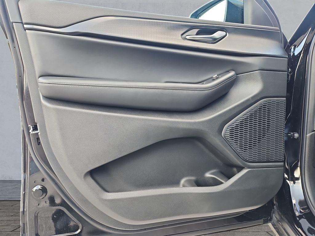 new 2025 Jeep Grand Cherokee car, priced at $40,543