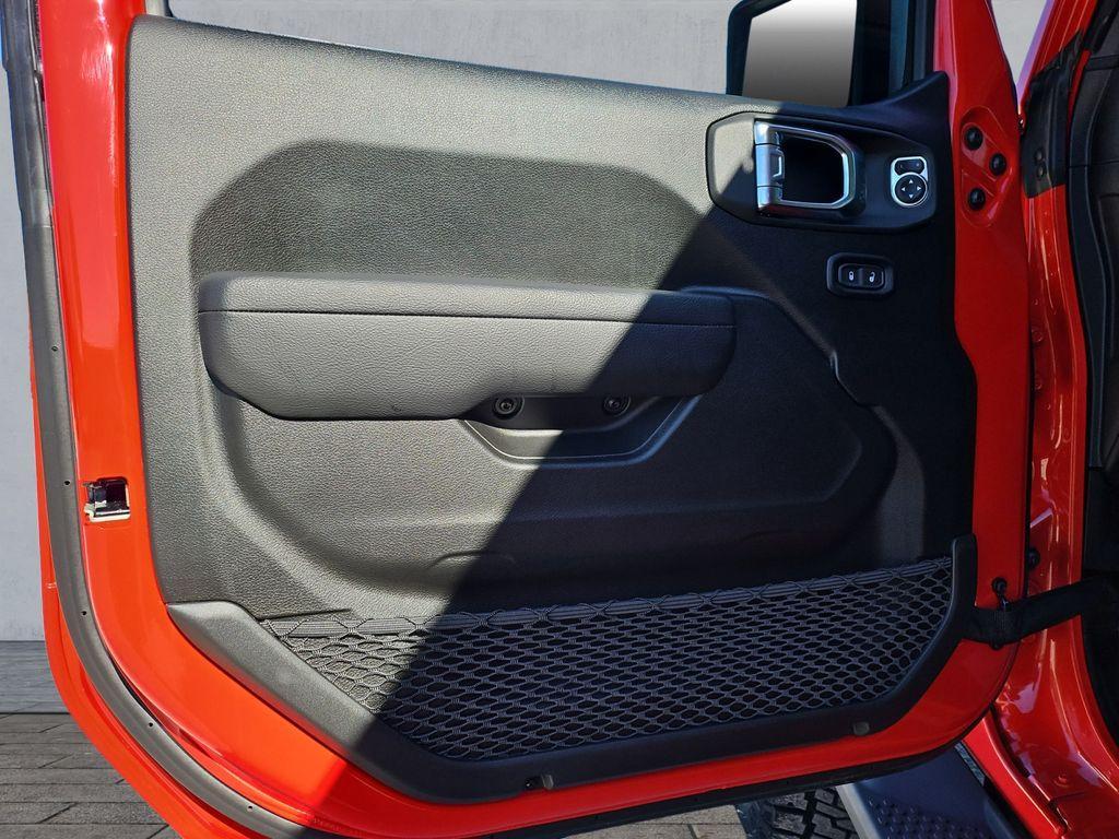 new 2025 Jeep Wrangler car, priced at $50,190