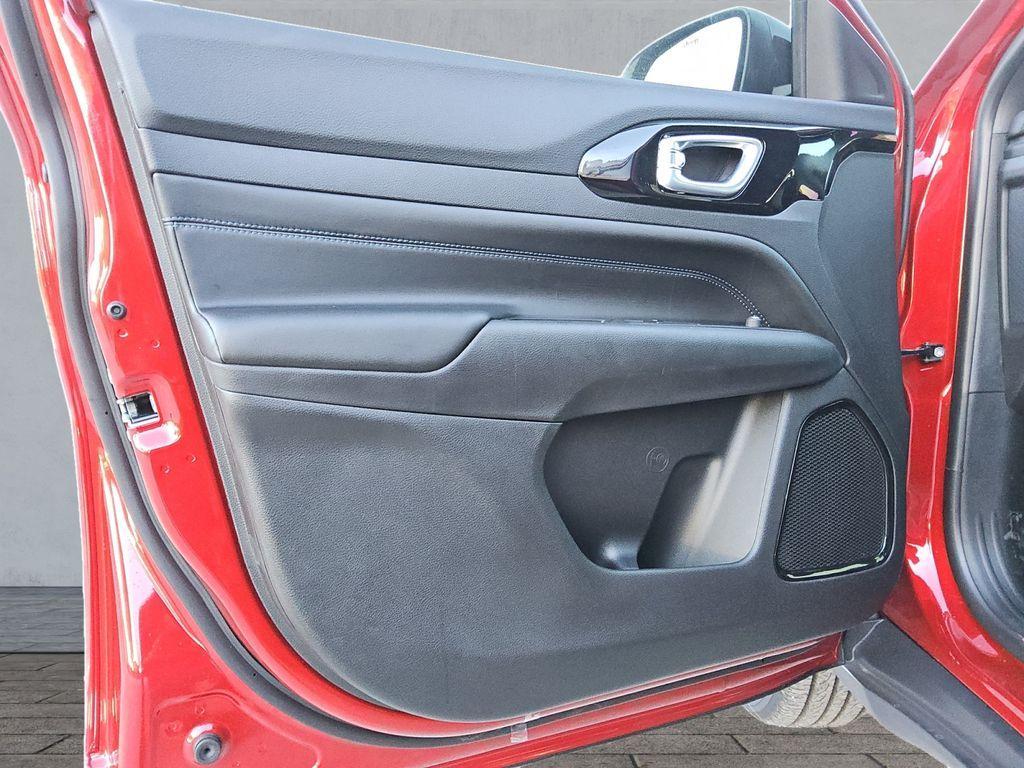 new 2026 Jeep Compass car, priced at $27,033