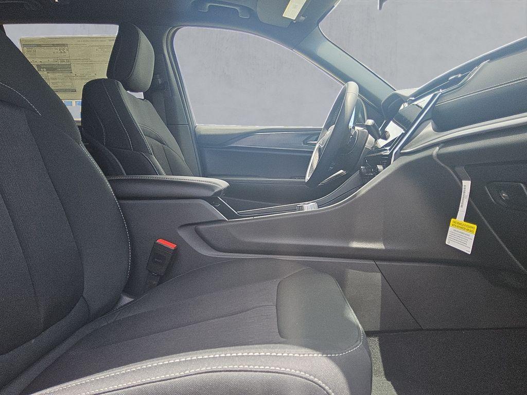 new 2025 Jeep Grand Cherokee car, priced at $32,245