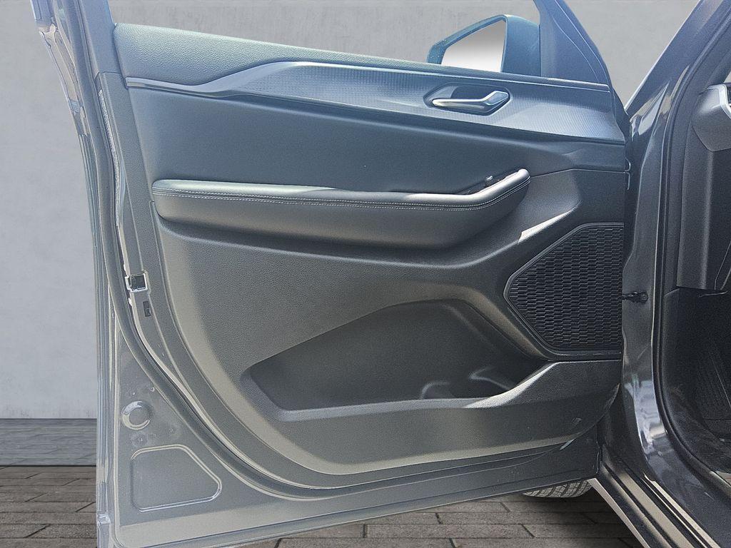 new 2025 Jeep Grand Cherokee car, priced at $32,245