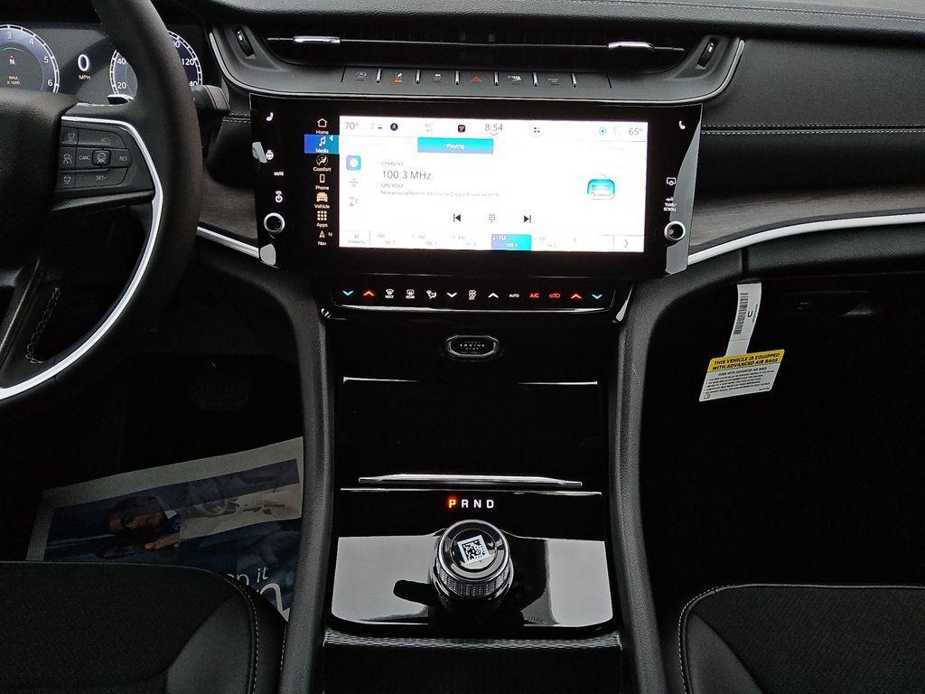 new 2026 Jeep Grand Cherokee car, priced at $44,417