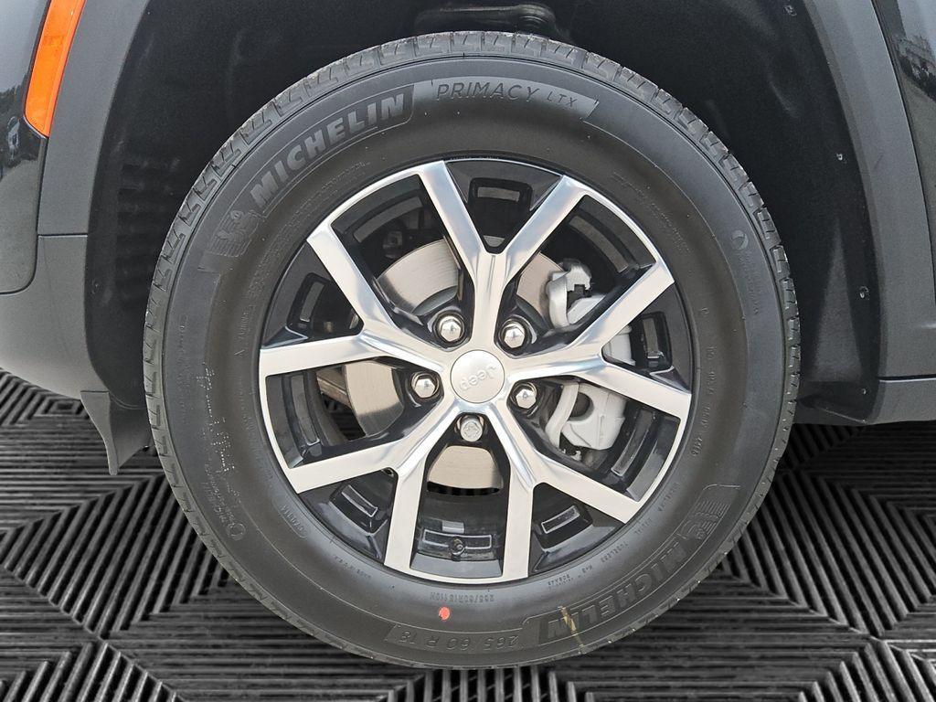 new 2025 Jeep Grand Cherokee car, priced at $43,455