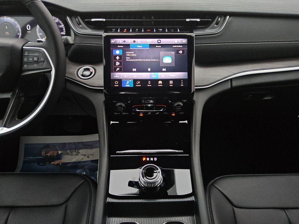 new 2025 Jeep Grand Cherokee car, priced at $43,455