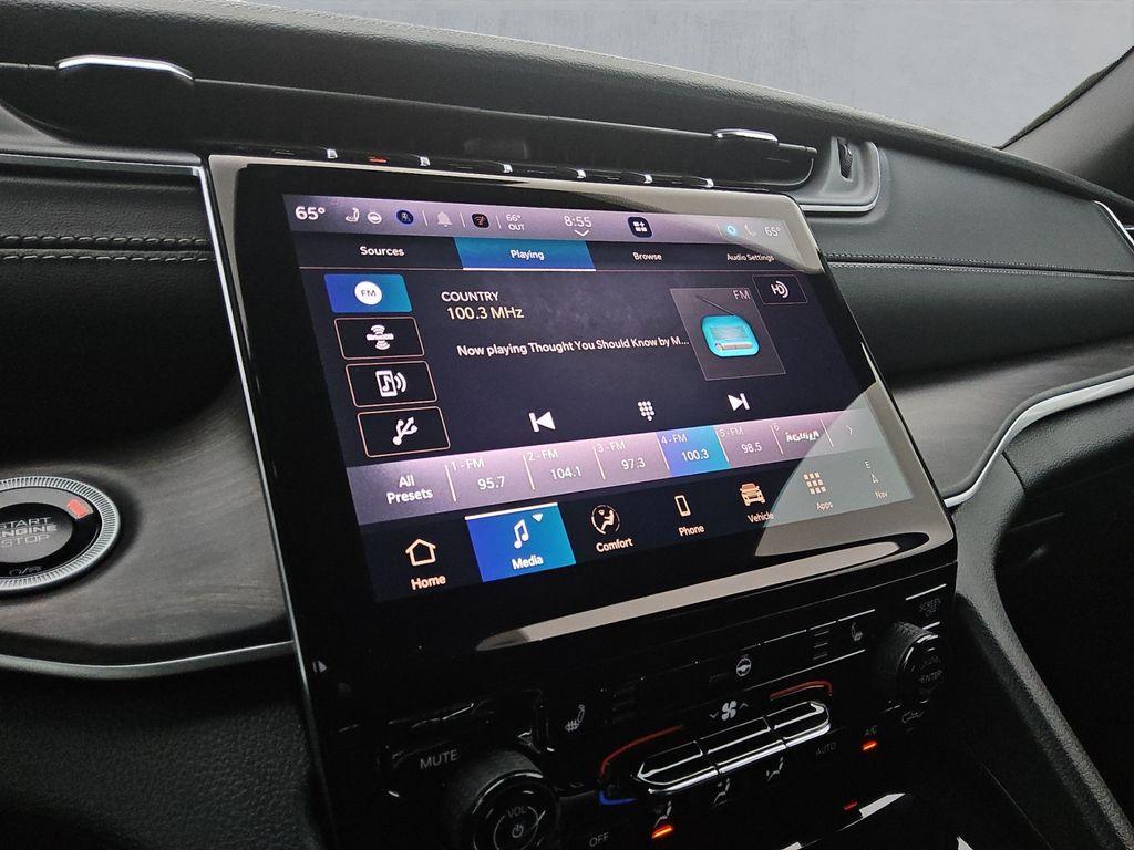 new 2025 Jeep Grand Cherokee car, priced at $43,455