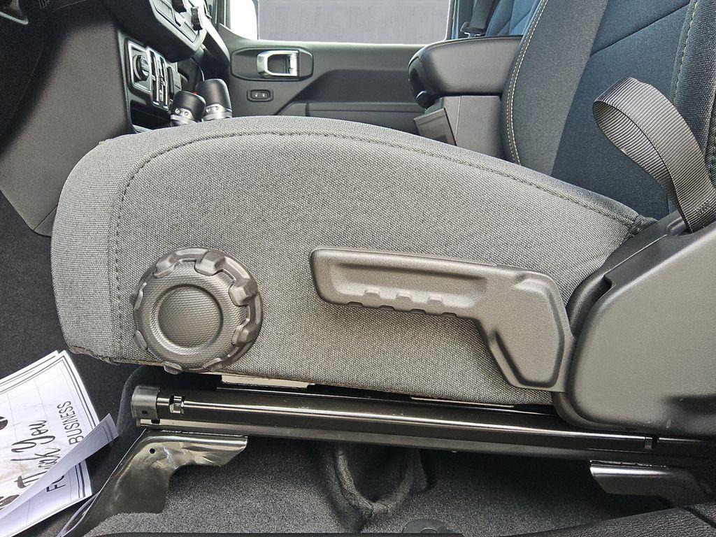 new 2025 Jeep Wrangler car, priced at $42,089