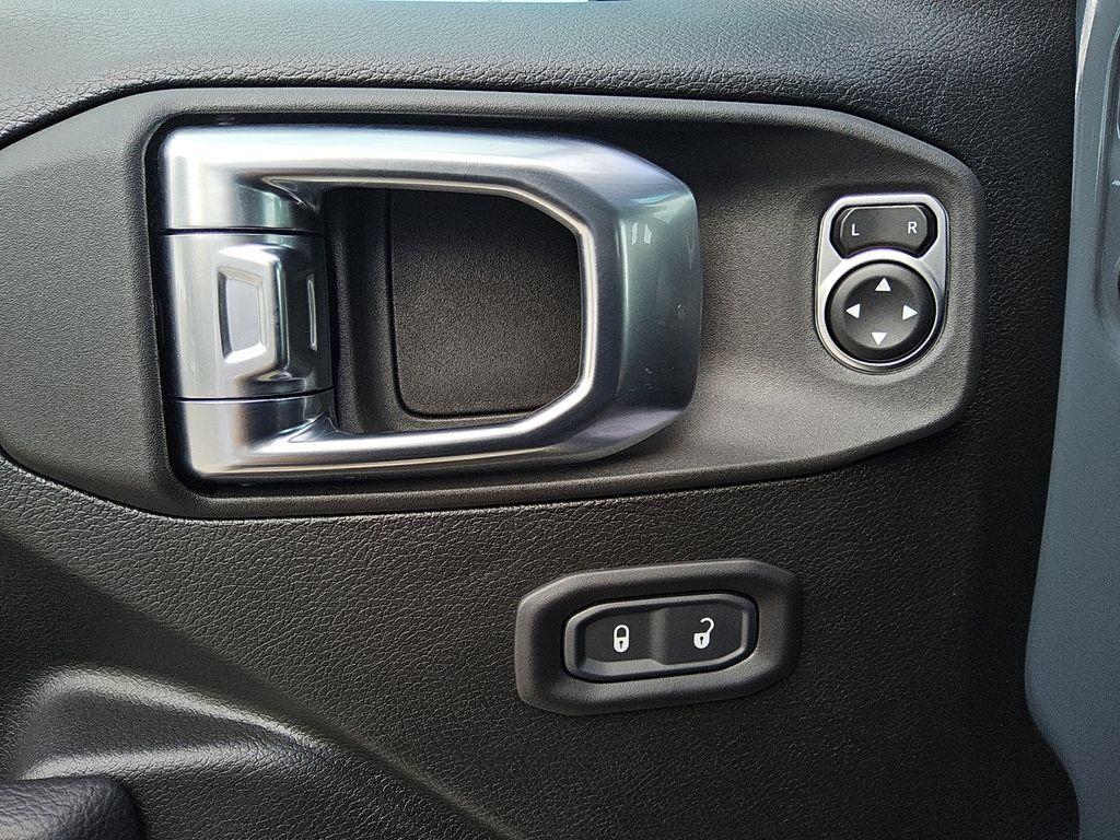 new 2025 Jeep Wrangler car, priced at $42,089