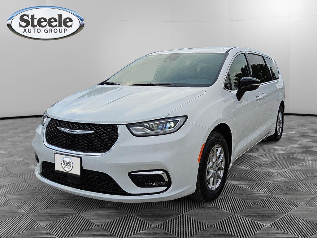 new 2026 Chrysler Pacifica car, priced at $44,131