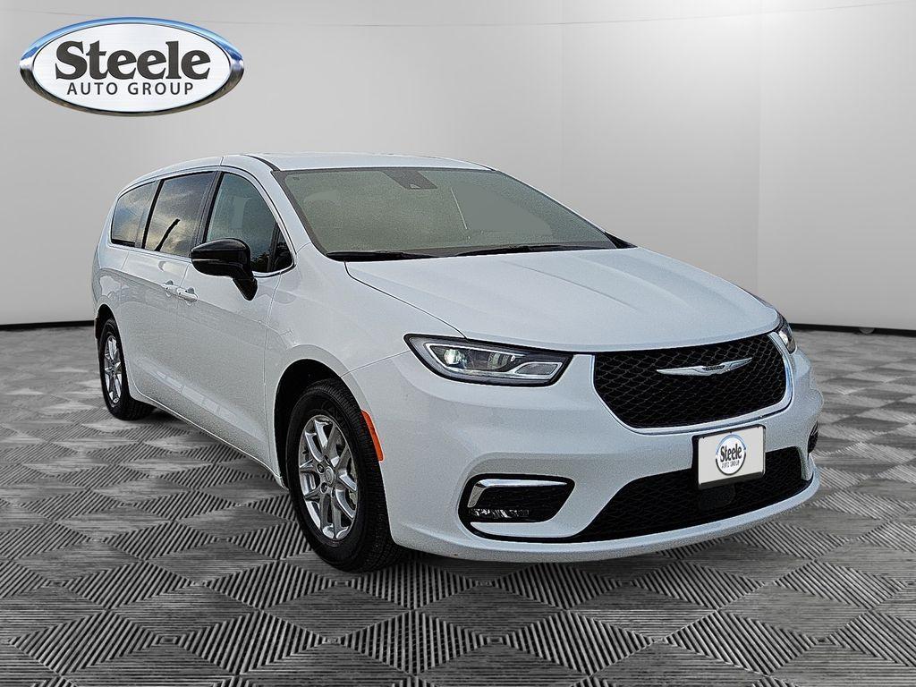 new 2026 Chrysler Pacifica car, priced at $44,131
