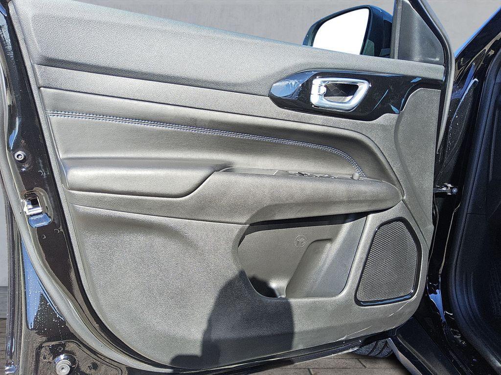 new 2026 Jeep Compass car, priced at $28,041