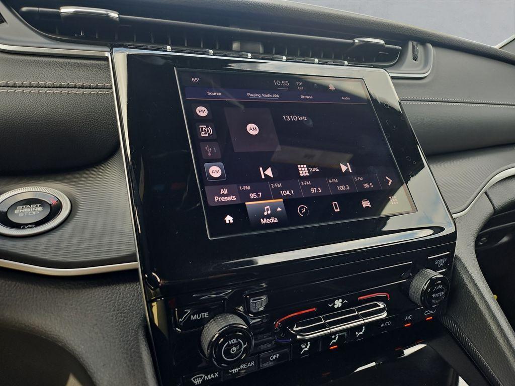 new 2025 Jeep Grand Cherokee car, priced at $34,690