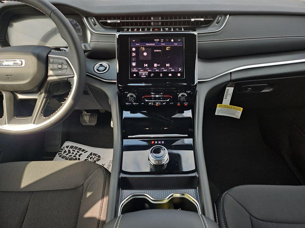 new 2025 Jeep Grand Cherokee car, priced at $34,690