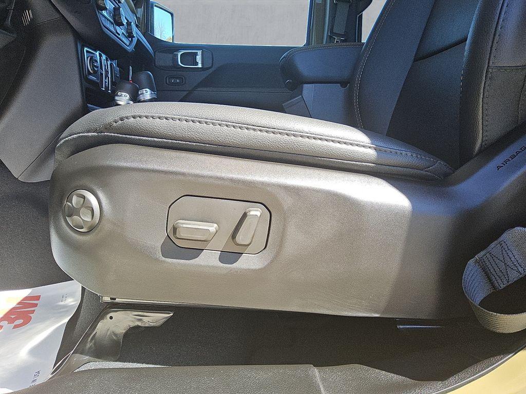 new 2026 Jeep Gladiator car, priced at $48,002