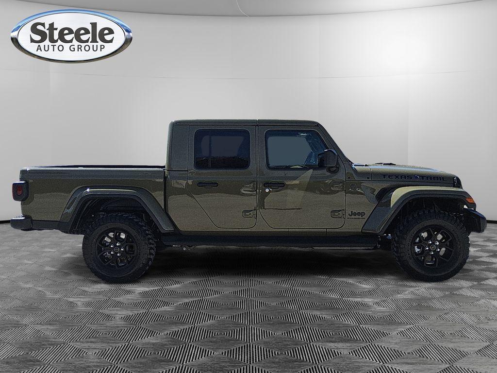 new 2026 Jeep Gladiator car, priced at $48,002