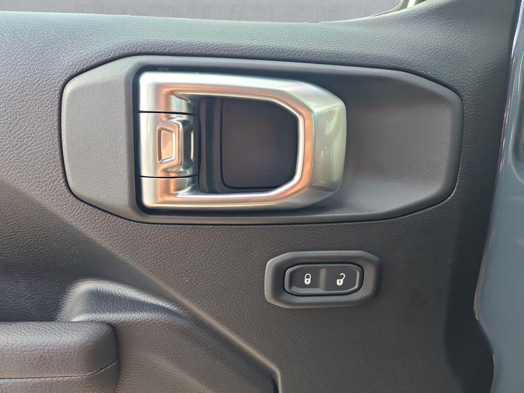 new 2026 Jeep Wrangler car, priced at $37,357