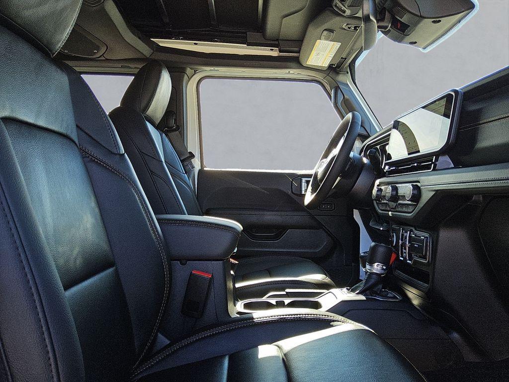 new 2026 Jeep Wrangler car, priced at $54,882