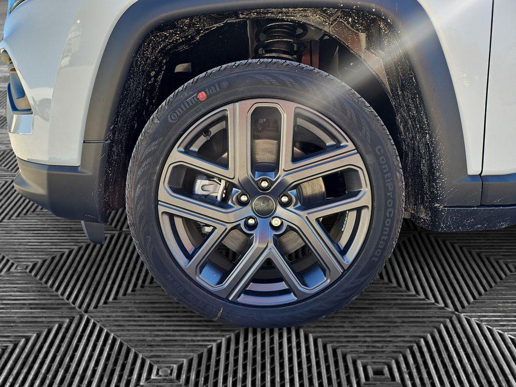 new 2026 Jeep Compass car, priced at $26,990