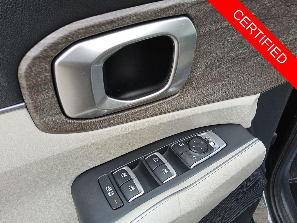 used 2022 Kia Sorento car, priced at $26,489