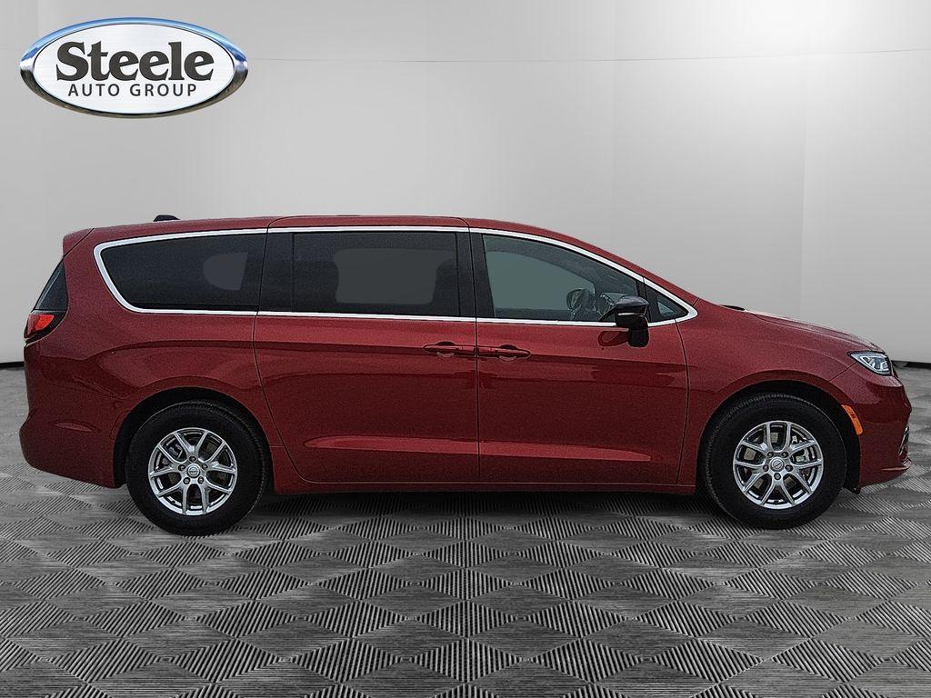 new 2026 Chrysler Pacifica car, priced at $44,577