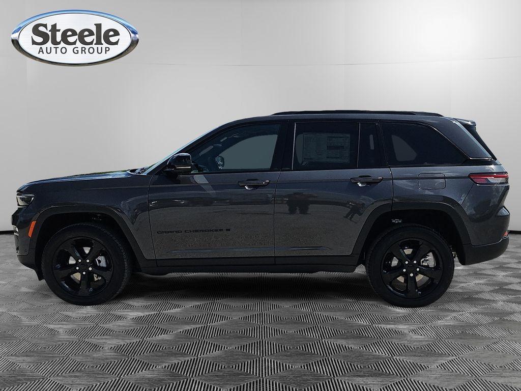 new 2025 Jeep Grand Cherokee car, priced at $42,495