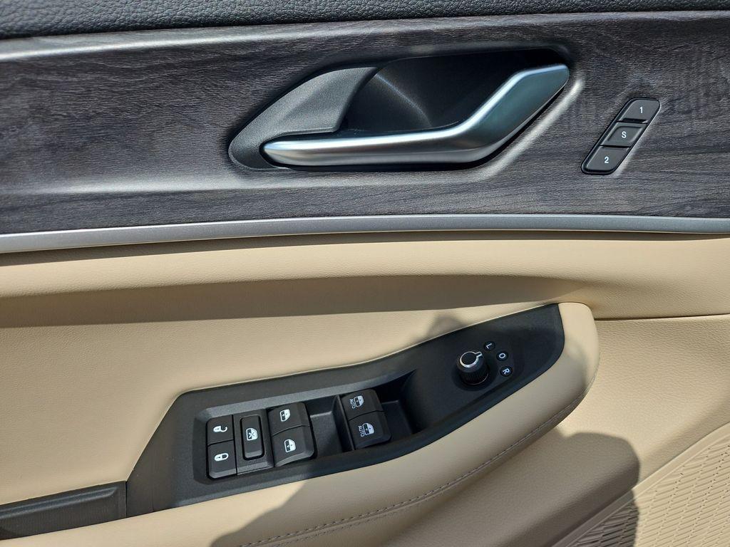 new 2025 Jeep Grand Cherokee car, priced at $42,495