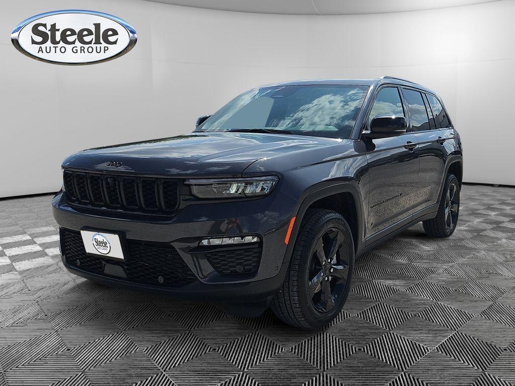 new 2025 Jeep Grand Cherokee car, priced at $42,495