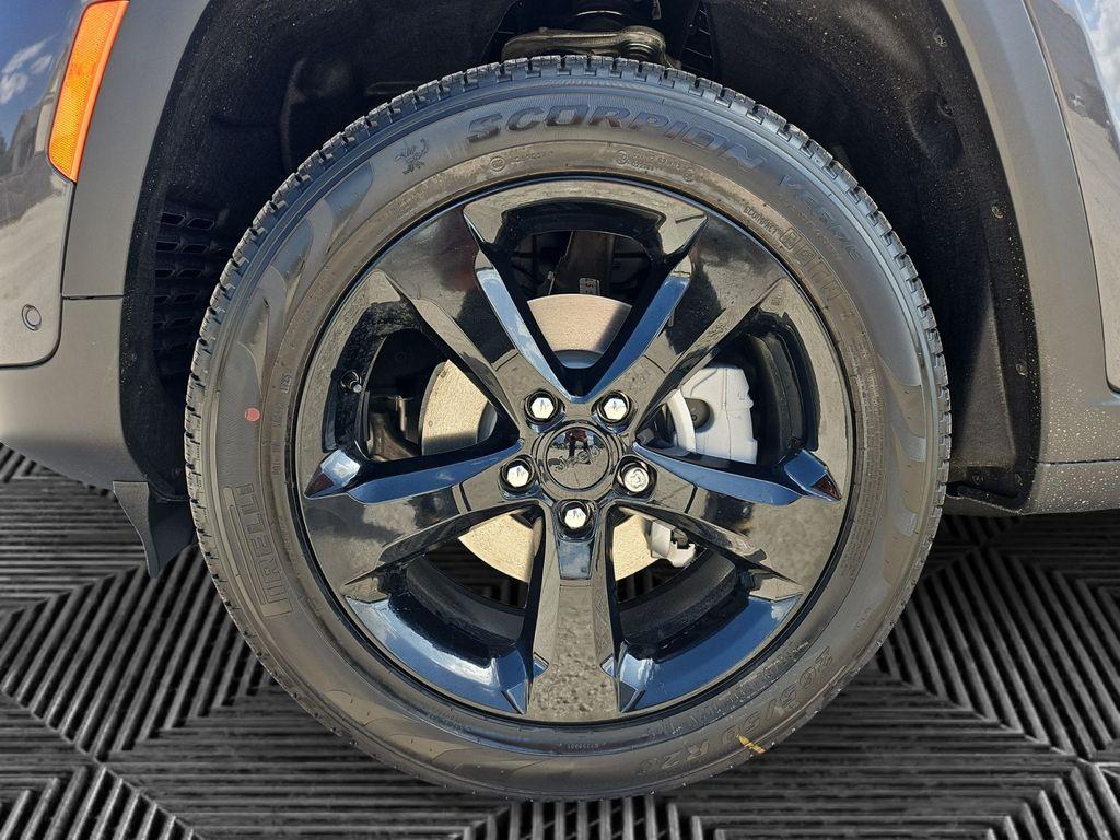 new 2025 Jeep Grand Cherokee car, priced at $42,495