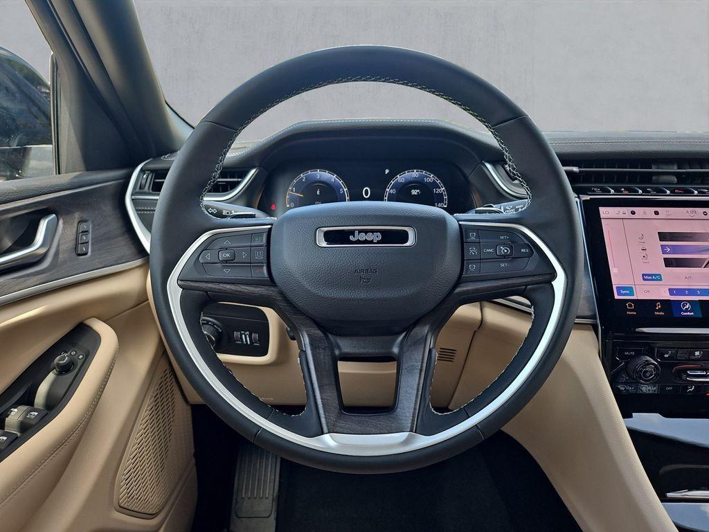 new 2025 Jeep Grand Cherokee car, priced at $42,495