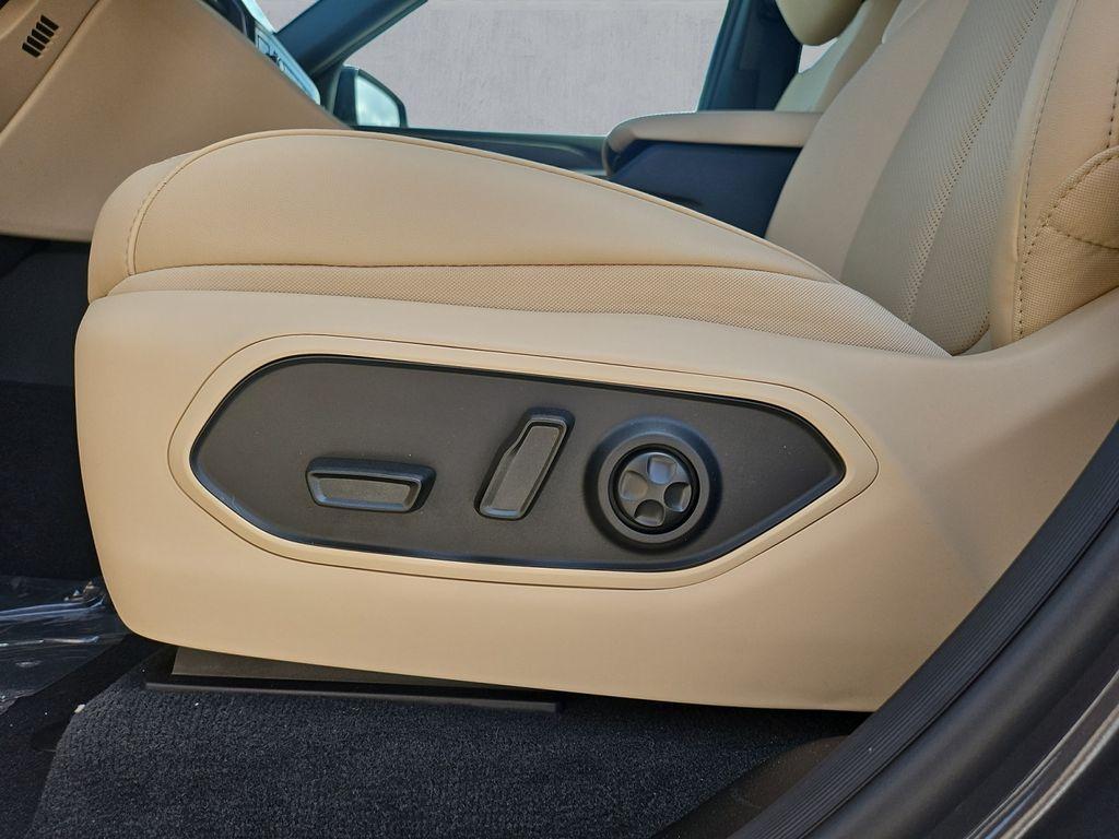 new 2025 Jeep Grand Cherokee car, priced at $42,495