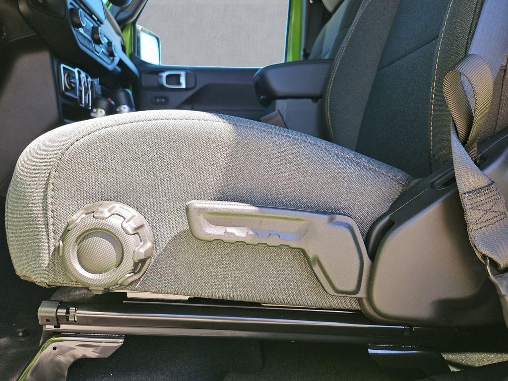 new 2025 Jeep Wrangler car, priced at $44,812