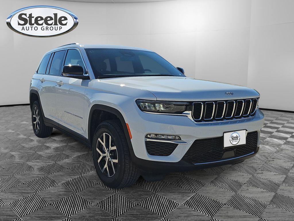 new 2025 Jeep Grand Cherokee car, priced at $40,656
