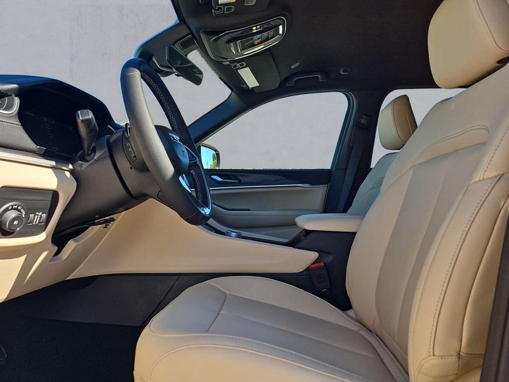 new 2025 Jeep Grand Cherokee car, priced at $40,656