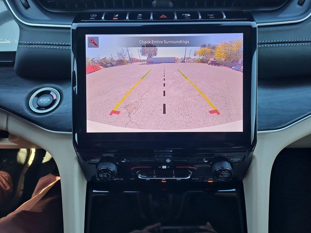 new 2025 Jeep Grand Cherokee car, priced at $40,656