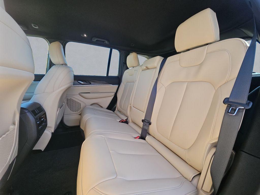 new 2025 Jeep Grand Cherokee car, priced at $40,656