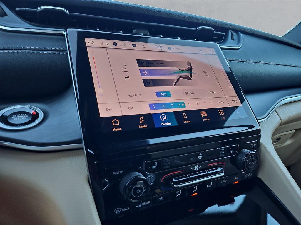 new 2025 Jeep Grand Cherokee car, priced at $40,656