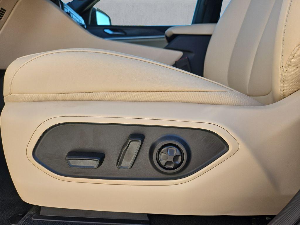 new 2025 Jeep Grand Cherokee car, priced at $40,656