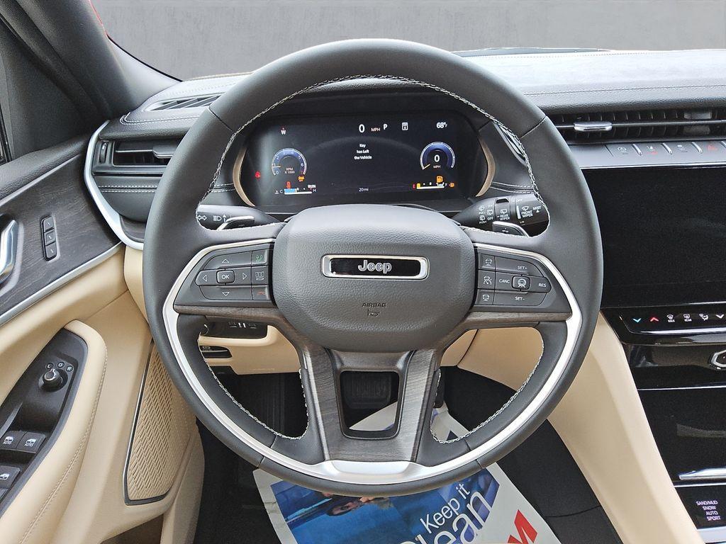 new 2026 Jeep Grand Cherokee car, priced at $48,214