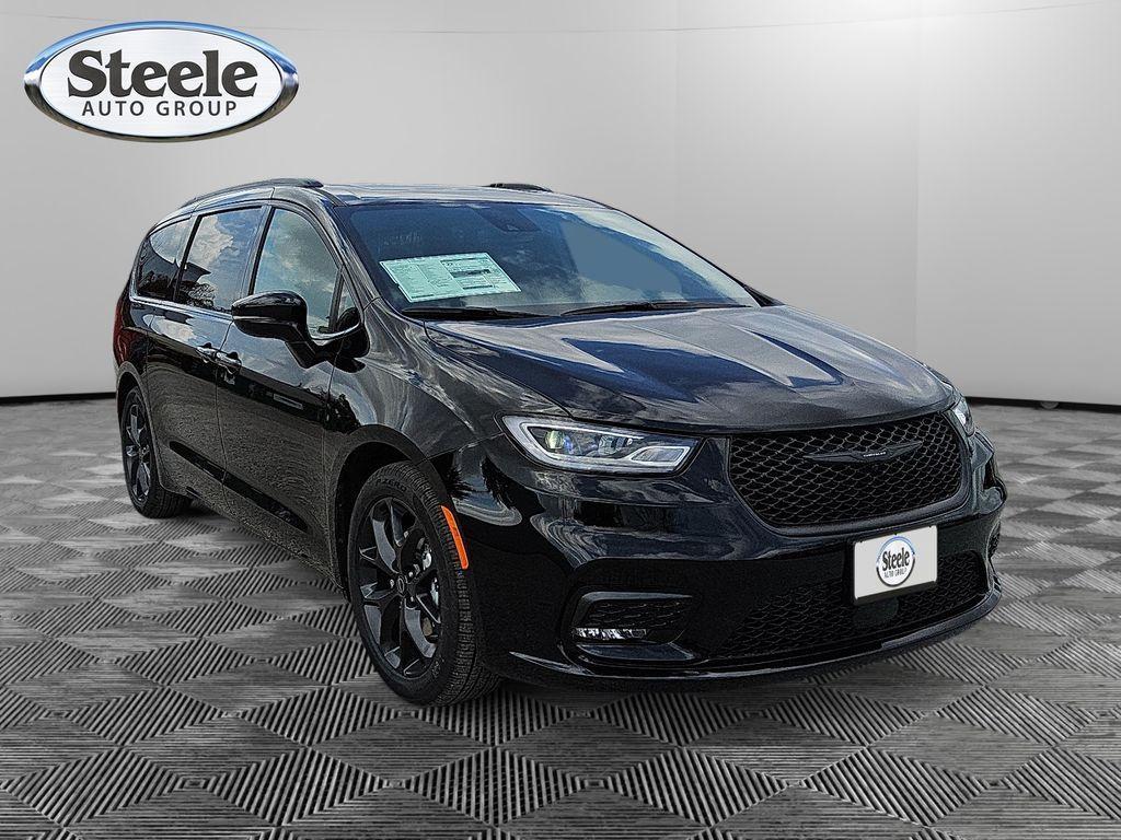 new 2026 Chrysler Pacifica car, priced at $52,492